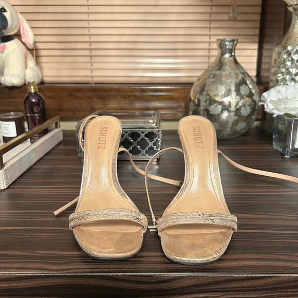 Schutz ALTINA EMBOSSED-LEATHER SANDAL
Size 7B - Picture 2 of 6